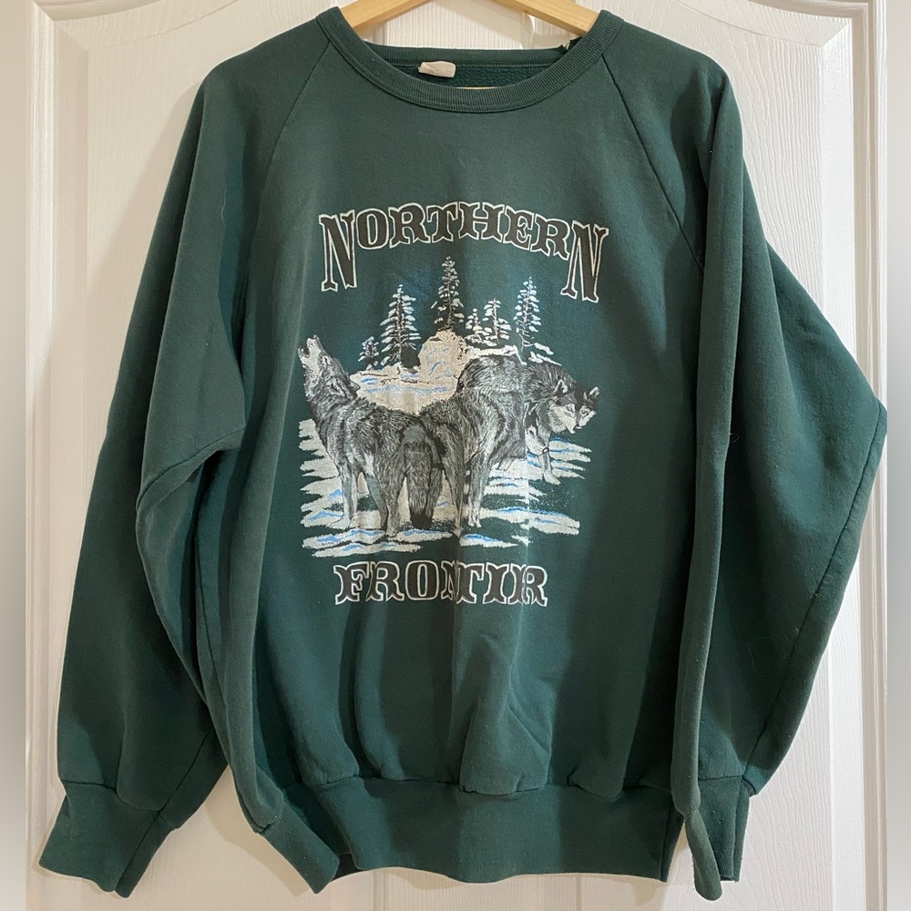 Wolf Crewneck